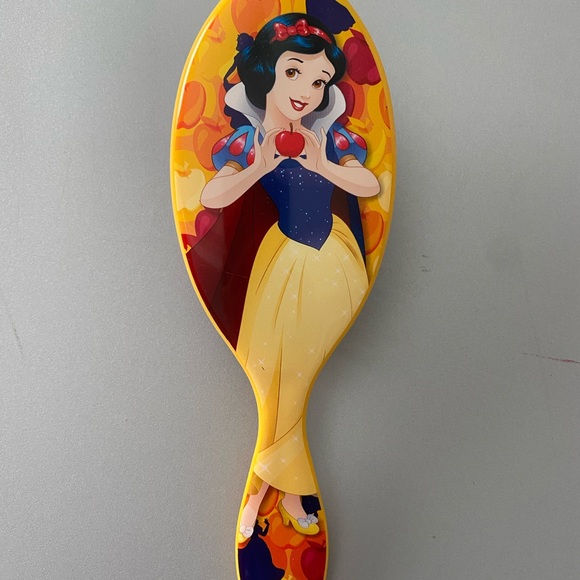 Disney Other - Snow White-Disney Princess Wet Brush Detangler